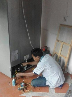 ซ่อมเติมน้ำยา R 600 Electrolux ระบบอินเวอร์เตอร์ ตู้เย็น Side by Sai